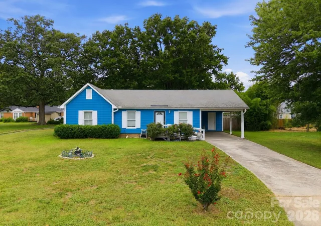 Photo 1 of Single family home for sale at 302 W Elm St, Wingate, NC 28174 | MLS# 4404536 | Listing updated on 2026-09-11