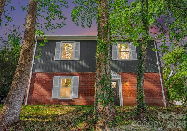 Photo 1 of Single family home for sale at 323 Whispering Pines Dr, Charlotte, NC 28217 | MLS# 4404610 | Listing updated on 2026-09-15