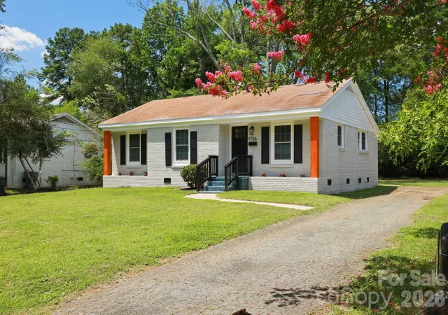 Photo 1 of Single family home for sale at 4706 Brooktree Dr, Charlotte, NC 28208 | MLS# 4404822 | Listing updated on 2026-09-24