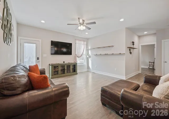 Photo 2 of Single family home for sale at 1544 Farmington Hills Dr, Conover, NC 28613 | MLS# 4405042 | Listing updated on 2026-09-10