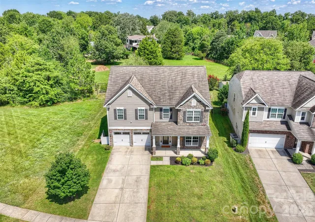 Photo 1 of Single family home for sale at 5011 Riverdale Dr, Charlotte, NC 28273 | MLS# 4405069 | Listing updated on 2026-09-19