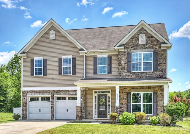 Photo 2 of Single family home for sale at 5011 Riverdale Dr, Charlotte, NC 28273 | MLS# 4405069 | Listing updated on 2026-09-19