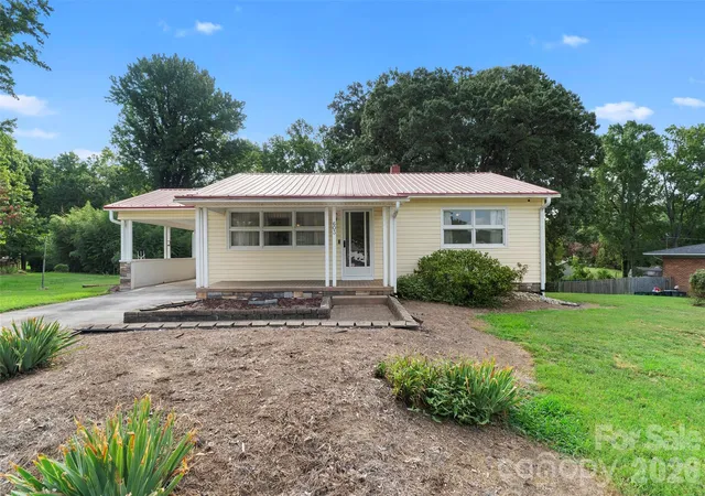 Photo 2 of Single family home for sale at 603 Duke St, Thomasville, NC 27360 | MLS# 4405117 | Listing updated on 2026-09-11