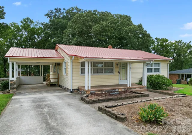 Photo 3 of Single family home for sale at 603 Duke St, Thomasville, NC 27360 | MLS# 4405117 | Listing updated on 2026-09-11