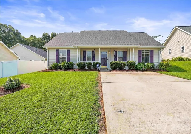 Photo 1 of Single family home for sale at 5405 Katherine Ct, Dallas, NC 28034 | MLS# 4405135 | Listing updated on 2026-09-30