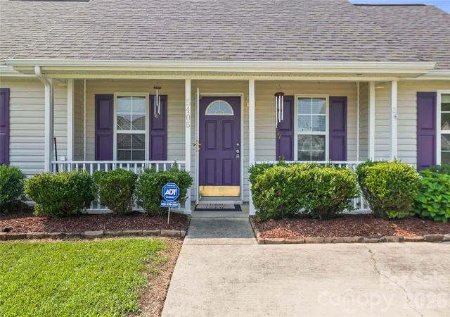 Photo 4 of Single family home for sale at 5405 Katherine Ct, Dallas, NC 28034 | MLS# 4405135 | Listing updated on 2026-09-30