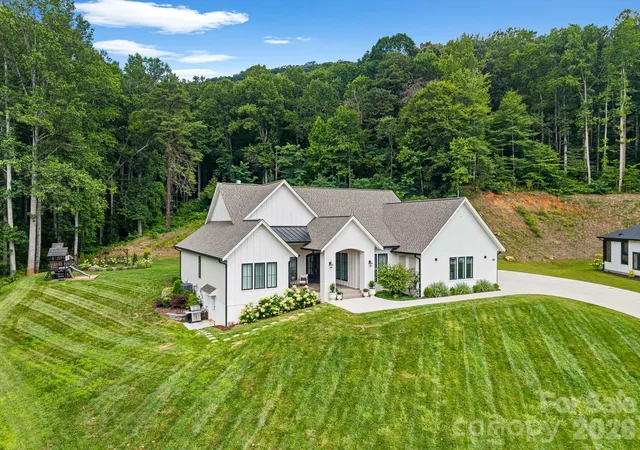 Photo 2 of Single family home for sale at 30 Bridgeway Dr, Candler, NC 28715 | MLS# 4405190 | Listing updated on 2026-09-26