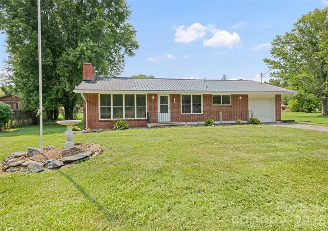 Photo 2 of Single family home for sale at 70 Levi St, Clyde, NC 28721 | MLS# 4405309 | Listing updated on 2026-09-14