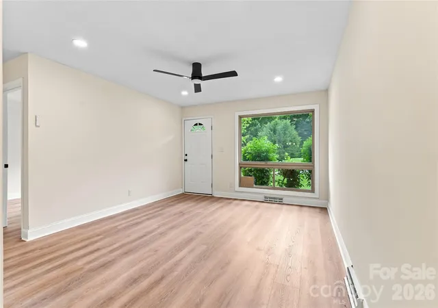 Listing Photo 5 - Condo for sale in building located at 4900 Malibu Dr, Charlotte, NC 28215