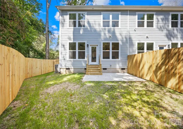 Photo 4 of Townhouse for sale at 1940 Purser Dr, Charlotte, NC 28215 | MLS# 4405320 | Listing updated on 2026-10-25