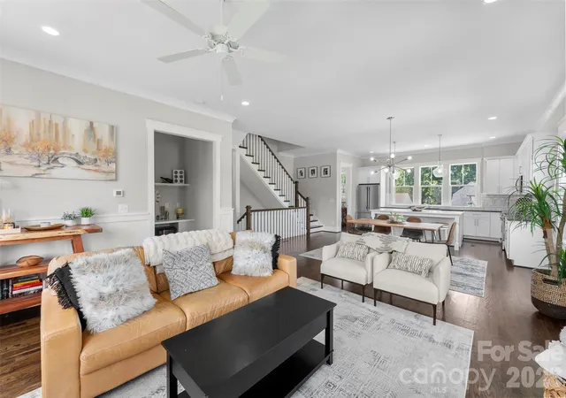 Photo 3 of Townhouse for sale at 543 Greystone Rd, Charlotte, NC 28209 | MLS# 4405427 | Listing updated on 2026-10-04