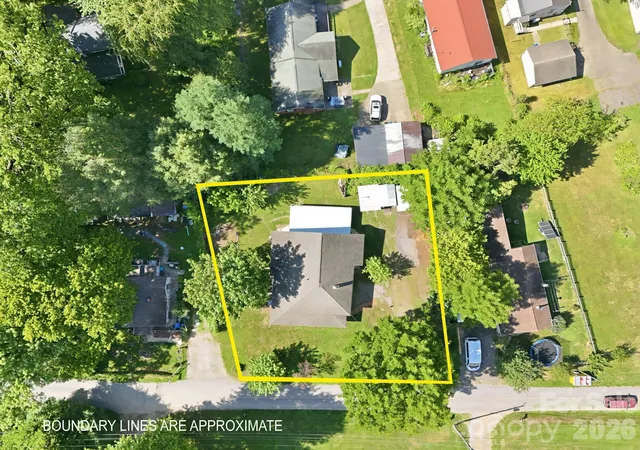 Photo 3 of Single family home for sale at 114 Old State Ten Rd, Black Mountain, NC 28711 | MLS# 4405716 | Listing updated on 2026-09-14