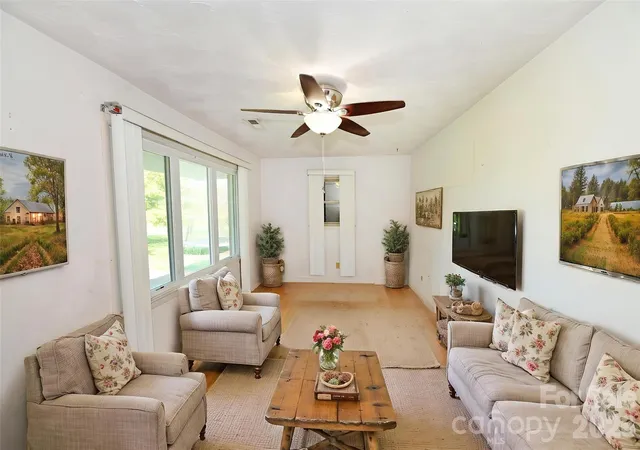 Photo 2 of Single family home for sale at 1026 Quail Hl Ave, Newton, NC 28658 | MLS# 4405833 | Listing updated on 2026-09-18