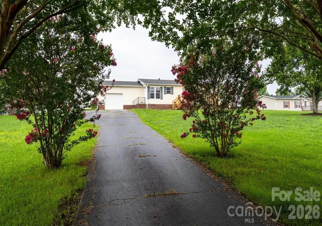 Photo 3 of Single family home for sale at 135 Howell Rd, Mocksville, NC 27028 | MLS# 4405945 | Listing updated on 2026-09-11