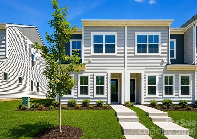 Photo 1 of Townhouse for sale at 4618 Lakeview Rd, Charlotte, NC 28216 | MLS# 4406136 | Listing updated on 2026-09-14