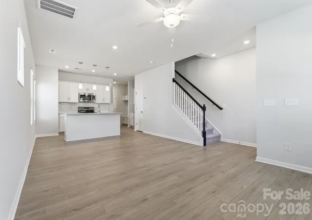 Photo 4 of Townhouse for sale at 4624 Lakeview Rd, Charlotte, NC 28216 | MLS# 4406151 | Listing updated on 2026-09-14