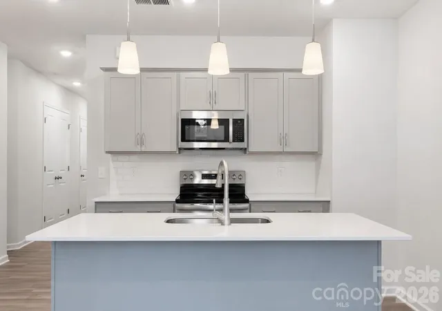 Photo 3 of Townhouse for sale at 4614 Lakeview Rd, Charlotte, NC 28216 | MLS# 4406194 | Listing updated on 2026-09-14