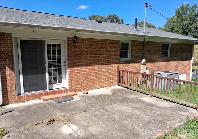 Photo 3 of Single family home for sale at 394 Efird St, Gastonia, NC 28054 | MLS# 4406349 | Listing updated on 2026-09-15