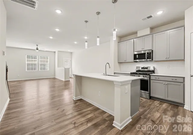 Photo 3 of Townhouse for sale at 4471 Potters Wheel Dr, Fort Mill, SC 29715 | MLS# 4406448 | Listing updated on 2026-10-14