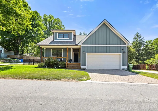 Photo 2 of Single family home for sale at 117 Dangerfield Ct, Asheville, NC 28806 | MLS# 4406607 | Listing updated on 2026-09-15