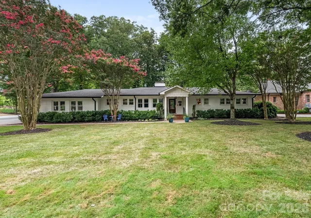 Photo 1 of Single family home for sale at 2652 Knollwood Rd, Charlotte, NC 28211 | MLS# 4406724 | Listing updated on 2026-09-10