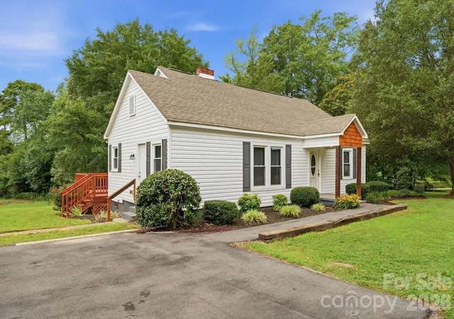 Photo 1 of Single family home for sale at 192 Flower House Loop, Troutman, NC 28166 | MLS# 4406895 | Listing updated on 2026-09-22