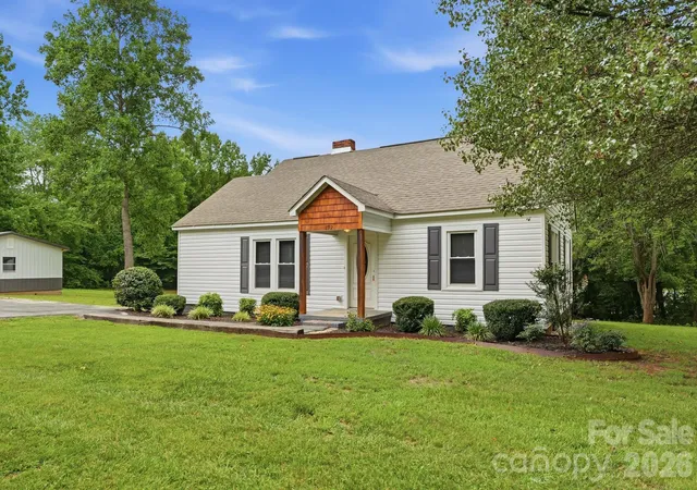 Photo 3 of Single family home for sale at 192 Flower House Loop, Troutman, NC 28166 | MLS# 4406895 | Listing updated on 2026-09-22