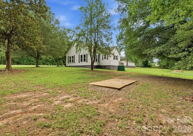 Photo 4 of Single family home for sale at 192 Flower House Loop, Troutman, NC 28166 | MLS# 4406895 | Listing updated on 2026-09-22