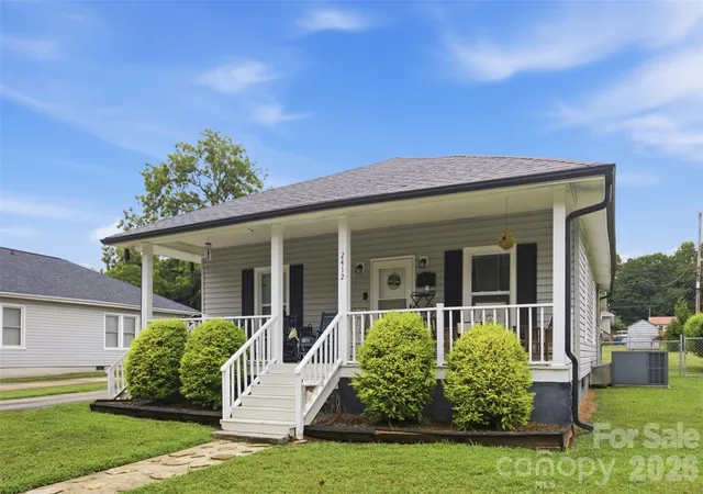Photo 3 of Single family home for sale at 2412 Jackson St, Belmont, NC 28012 | MLS# 4406899 | Listing updated on 2026-09-14