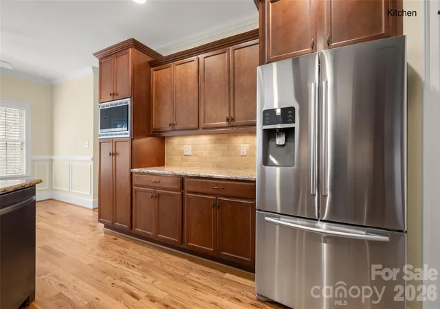 Photo 4 of Single family home for sale at 1012 Catawba Shrs Dr, Rock Hill, SC 29730 | MLS# 4407140 | Listing updated on 2026-10-16