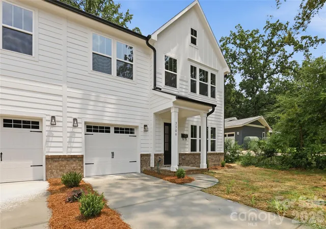 Photo 2 of Townhouse for sale at 3306 Campbell Dr, Charlotte, NC 28205 | MLS# 4407175 | Listing updated on 2026-09-12