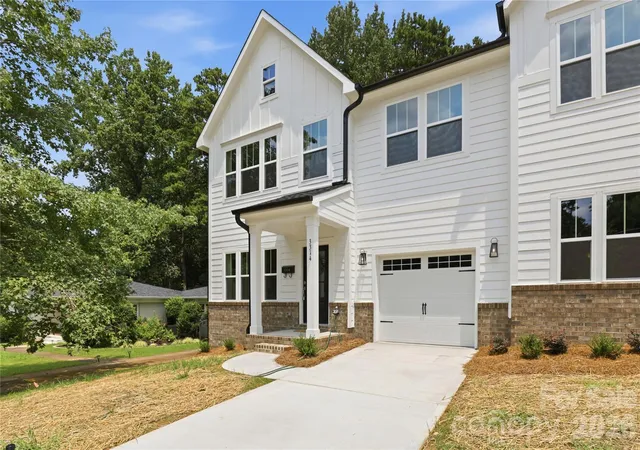 Photo 2 of Townhouse for sale at 3314 Campbell Dr, Charlotte, NC 28205 | MLS# 4407198 | Listing updated on 2026-09-12
