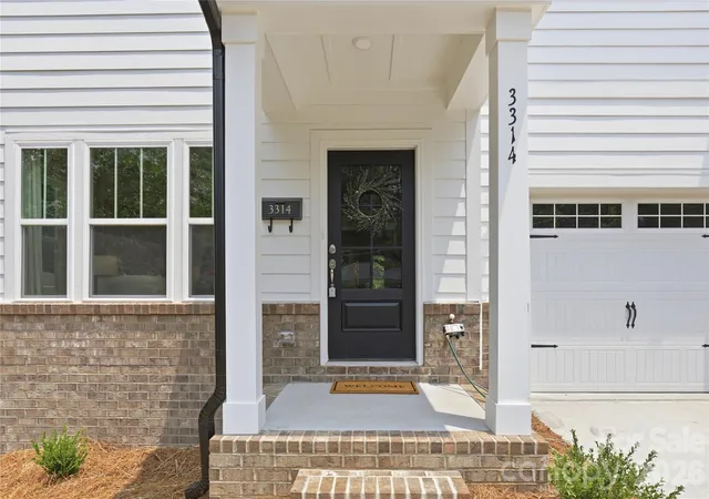 Photo 3 of Townhouse for sale at 3314 Campbell Dr, Charlotte, NC 28205 | MLS# 4407198 | Listing updated on 2026-09-12