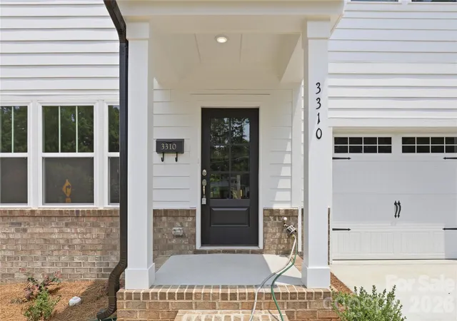 Photo 3 of Townhouse for sale at 3310 Campbell Dr, Charlotte, NC 28205 | MLS# 4407202 | Listing updated on 2026-09-12
