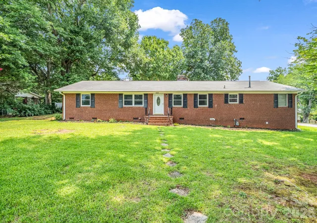 Photo 1 of Single family home for sale at 2044 Helen Dr, Gastonia, NC 28054 | MLS# 4407254 | Listing updated on 2026-09-13
