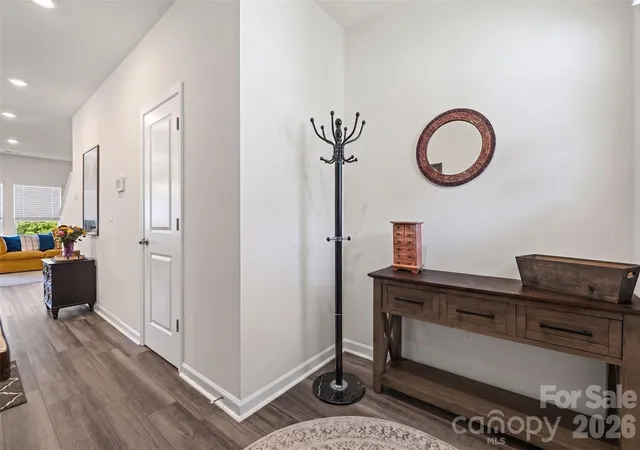 Photo 3 of Sale Pending at 515 Tayberry Ln, Fort Mill, SC 29715 | MLS# 4407287 | Listing updated on 2026-09-23