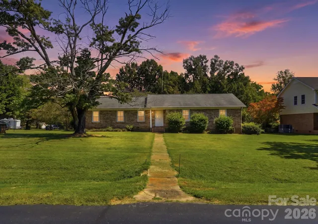 Photo 1 of Sale Pending at 14232 Springwater Dr, Matthews, NC 28105 | MLS# 4407317 | Listing updated on 2026-09-28