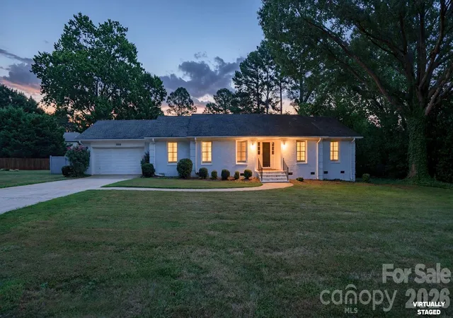 Photo 2 of Single family home for sale at 2222 Kings Dr, Gastonia, NC 28056 | MLS# 4407447 | Listing updated on 2026-09-15