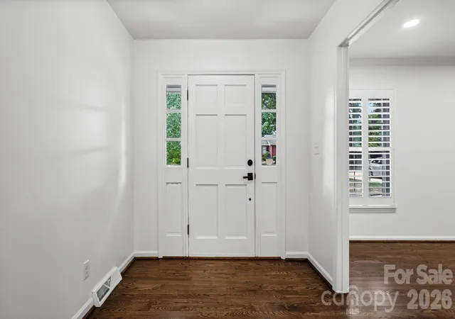 Photo 3 of Single family home for sale at 2222 Kings Dr, Gastonia, NC 28056 | MLS# 4407447 | Listing updated on 2026-09-15