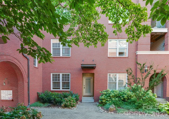 Photo 2 of Condo for sale at 400 Clarice Ave #175, Charlotte, NC 28204 | MLS# 4407723 | Listing updated on 2026-09-13
