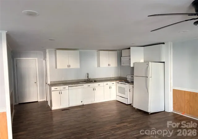 Photo 3 of Single family home for sale at 102 York St, Clover, SC 29710 | MLS# 4407867 | Listing updated on 2026-09-11