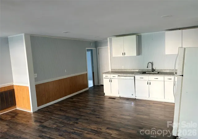 Photo 3 of Single family home for sale at 102 York St, Clover, SC 29710 | MLS# 4407867 | Listing updated on 2026-09-11
