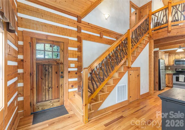 Photo 3 of Single family home for sale at 93 Rachels Cir, Maggie Valley, NC 28751 | MLS# 4408080 | Listing updated on 2026-09-09