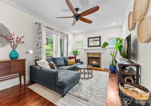 Photo 3 of Single family home for sale at 118 Houston St, Asheville, NC 28801 | MLS# 4408207 | Listing updated on 2026-10-08