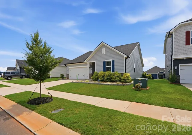 Photo 1 of Single family home for sale at 4480 Family Trl Dr, Fort Mill, SC 29707 | MLS# 4408212 | Listing updated on 2026-09-30