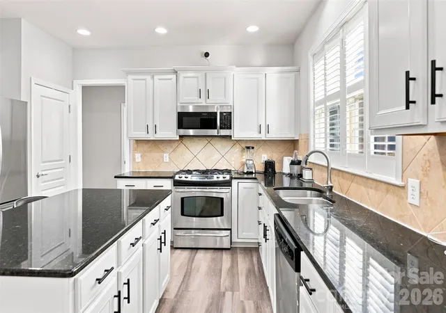 Photo 4 of Single family home for sale at 7819 Lamington Dr, Fort Mill, SC 29707 | MLS# 4408281 | Listing updated on 2026-09-26