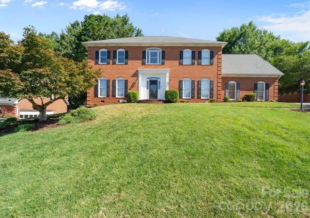 Photo 2 of Single family home for sale at 1006 Chelsea Pl, Matthews, NC 28105 | MLS# 4408287 | Listing updated on 2026-10-05