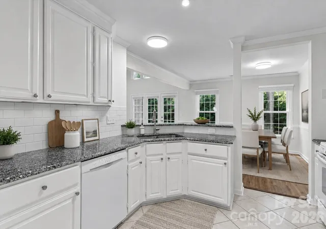 Photo 3 of Townhouse for sale at 4818 Whistling Oak Ct, Charlotte, NC 28269 | MLS# 4408304 | Listing updated on 2026-10-09