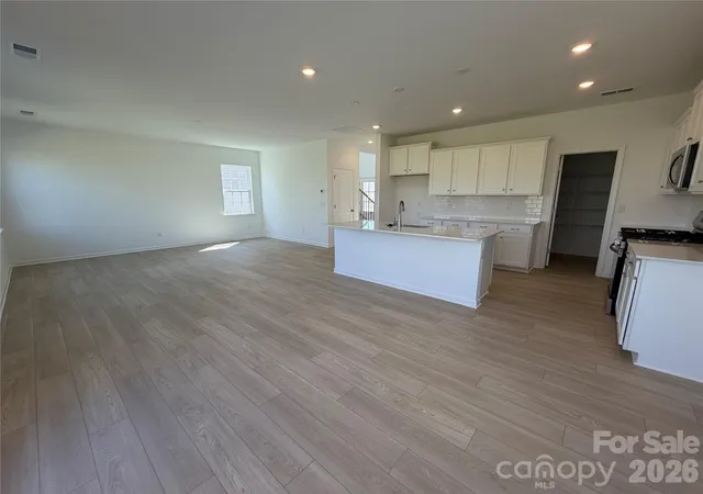 Photo 3 of Single family home for sale at 2087 Morning Gold Dr, Maiden, NC 28650 | MLS# 4408738 | Listing updated on 2026-09-24