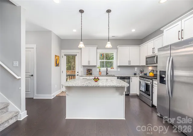 Photo 3 of Single family home for sale at 21 Crayton Park Dr, Asheville, NC 28803 | MLS# 4408798 | Listing updated on 2026-09-26